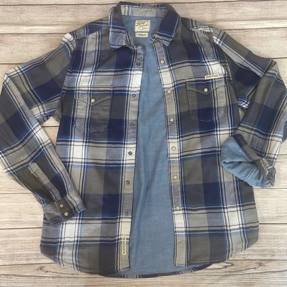 Lucky Brand Other - Lucky brand lined flannel size M snap button down blue gray